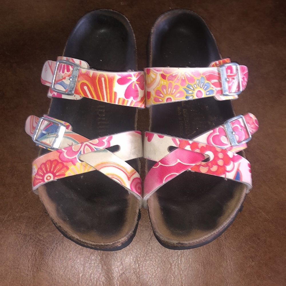 Sandals - Picture 2 of 3